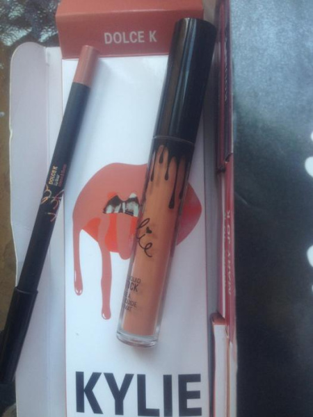 Помада и карандаш Kylie (DOLCE K)